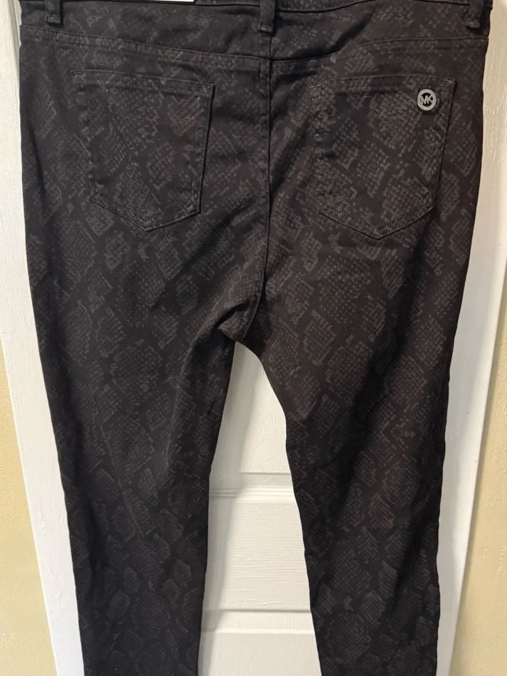 Michael Kors Women’s Jeans black textured Skinny size 16 Mid rise New